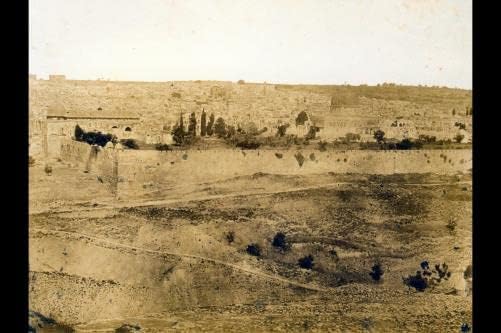 צילום היסטורי -פינדס: פנורמה מירושלים, 1856, אוגוסט זלצמן, צלם